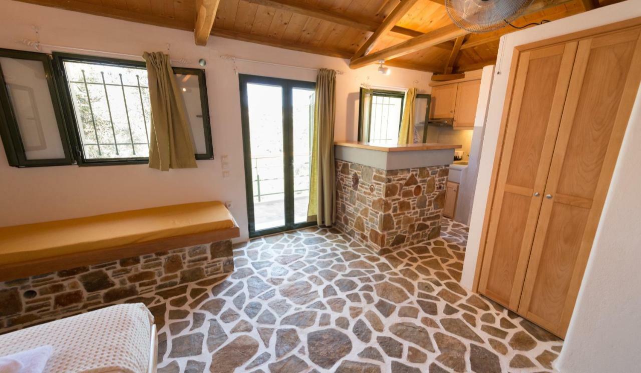 CasaMilos Stone Chalets Alónnisos Exterior foto