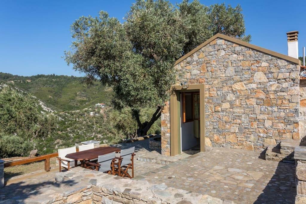 CasaMilos Stone Chalets Alónnisos Exterior foto
